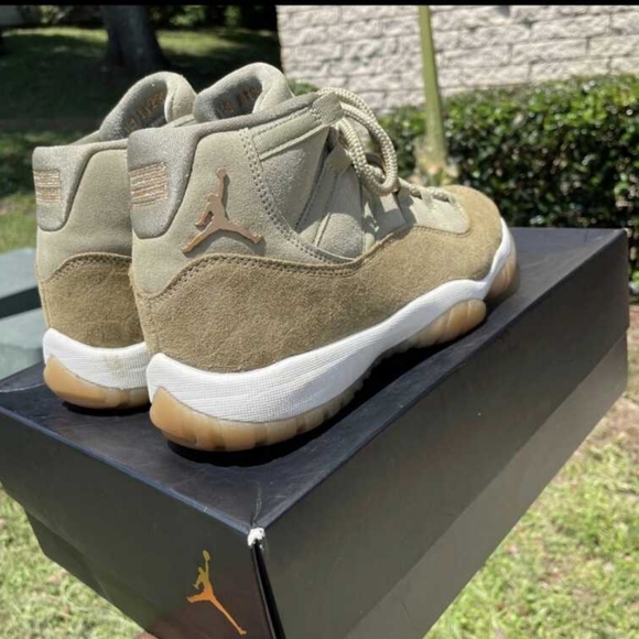 jordans 11 - Picture 4 of 4